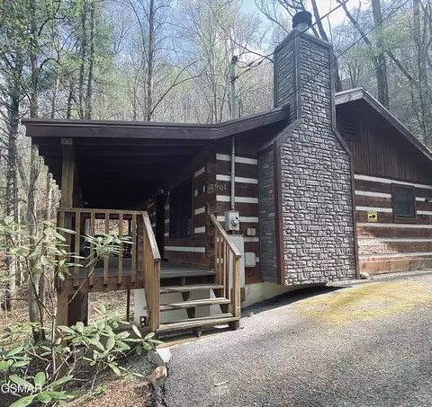2601 Black Bear Ln, Sevierville, TN 37876