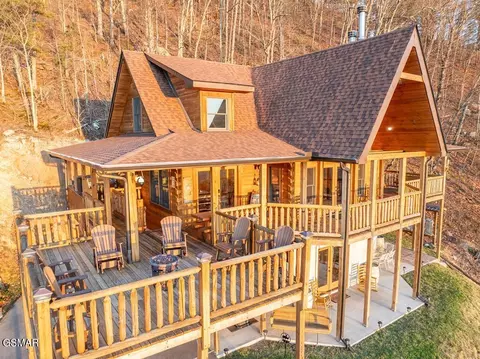 4015 Ravens Den Way, Sevierville, TN 37862