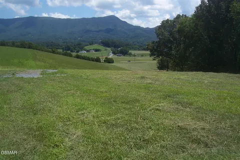 2 Newport Highway, Sevierville, TN 37876