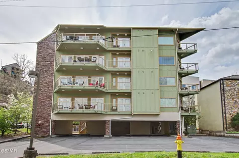 513 Mccarter Rd, Gatlinburg, TN 37738