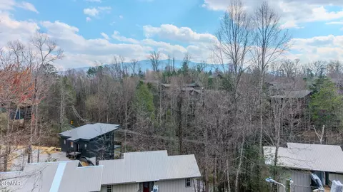 545 Johnson Ln, Gatlinburg, TN 37738
