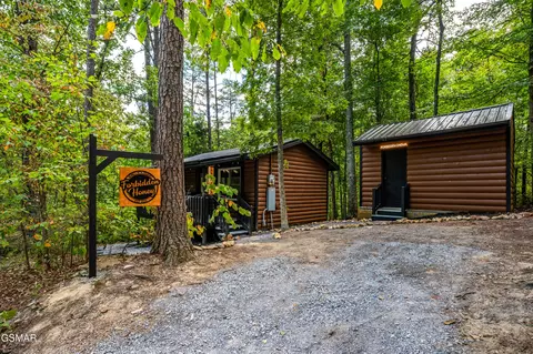 3746 Old Thomas Cross Rd, Sevierville, TN 37876