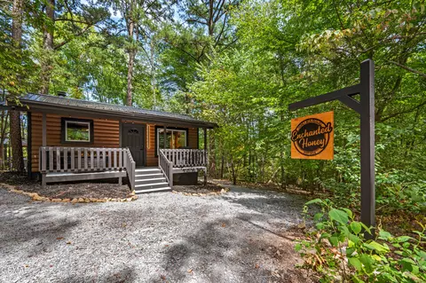 3750 Old Thomas Cross Rd, Sevierville, TN 37876