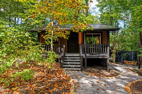 3754 Old Thomas Cross Rd, Sevierville, TN 37876