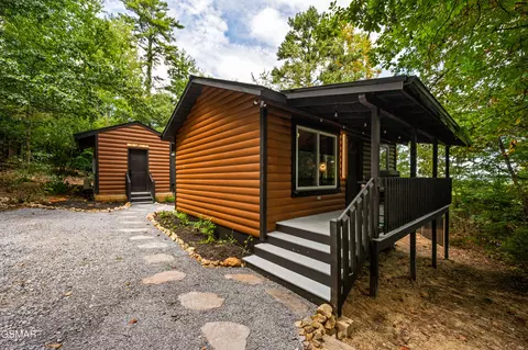 3758 Old Thomas Cross Rd, Sevierville, TN 37876