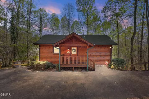 3123 Happy Hollow Rd, Sevierville, TN 37862