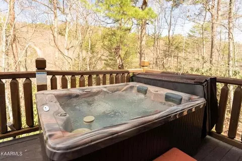 1840 Laurel Valley Way, Sevierville, TN 37862