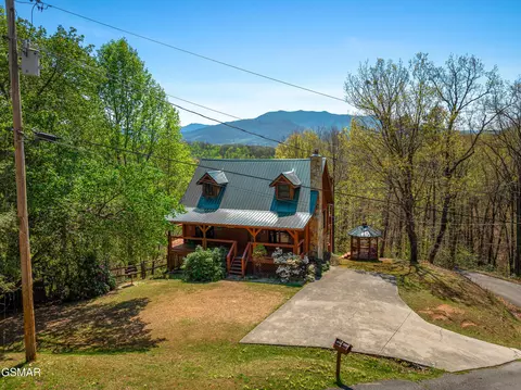 1855 Spring Hill Dr, Sevierville, TN 37876