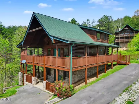 1984 E Mountain View Way, Sevierville, TN 37862