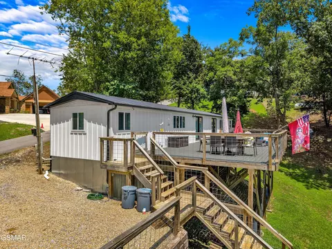 1607 Kinder Ln, Dandridge, TN 37725