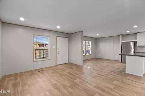 614 E Barton Ridge Rd, Greeneville, TN 37745 photo 9