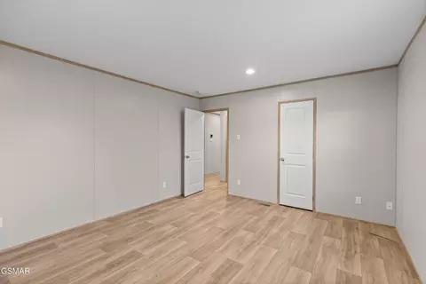 614 E Barton Ridge Rd, Greeneville, TN 37745 photo 16