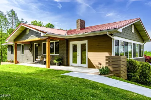 1845 Bouldercrest Dr, Dandridge, TN 37725