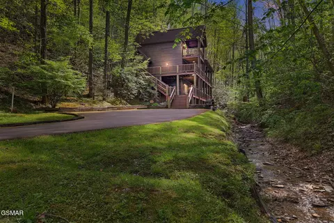 3751 Line Springs Ln, Sevierville, TN 37862