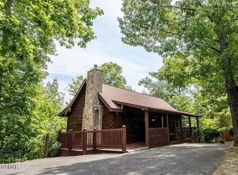 667 Kings Hills Blvd, Pigeon Forge, TN 37863