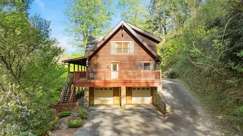 2202 Price Cove Rd, Sevierville, TN 37876