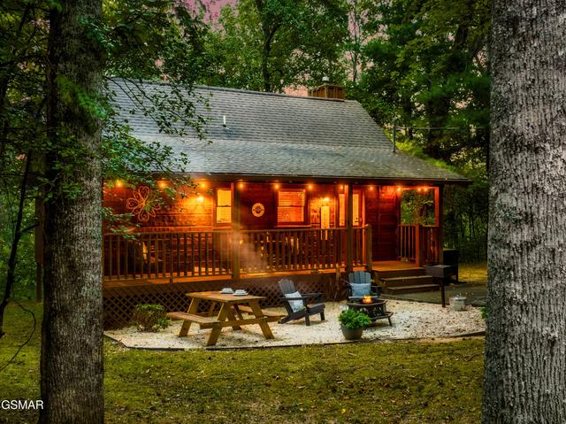 3210 Priscilla Heights Ln, Sevierville, TN 37862