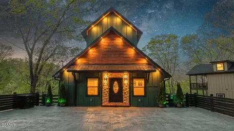 1357 N Baden Dr, Gatlinburg, TN 37738