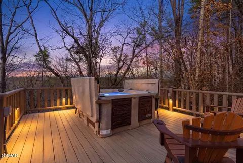 3630 Mountain Top Ln, Sevierville, TN 37876