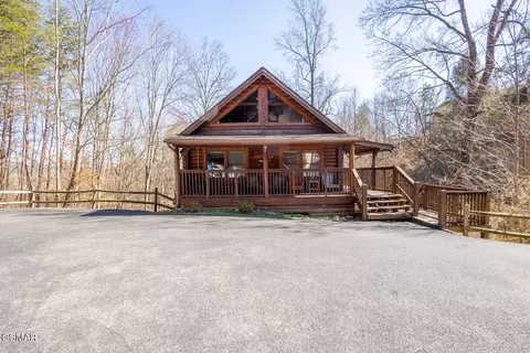 336 Big Bear Way, Pigeon Forge, TN 37863