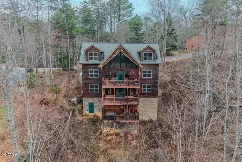 4170 Chamberlain Ln, Sevierville, TN 37862