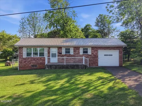 539 4th St, Newport, TN 37821