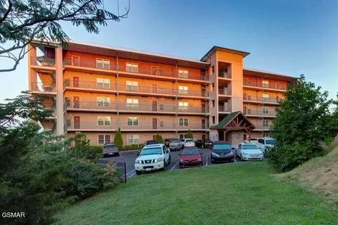 410 Big Bear Way, Pigeon Forge, TN 37863