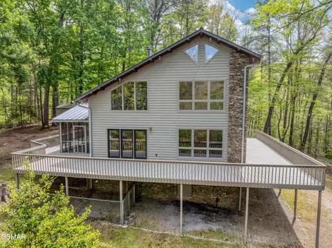 2210 Turkey Roost Rd, Walland, TN 37886