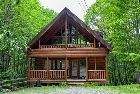 2138 Walnut Ct, Sevierville, TN 37876