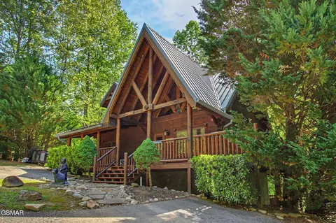 1943 Elk Springs Way, Gatlinburg, TN 37738