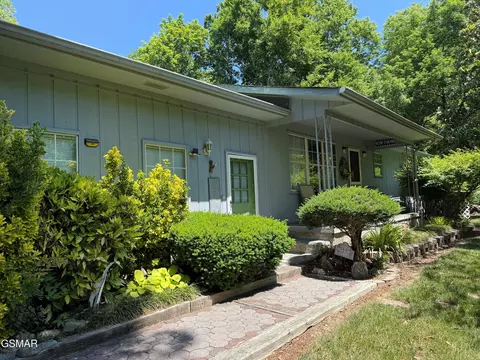 2360 Goldrush Rd, Pigeon Forge, TN 37863