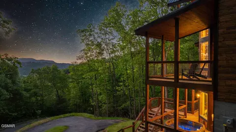 3150 Lexy Ln, Sevierville, TN 37862