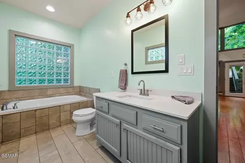 Bath - 438 Laurel Rd, Townsend, TN 37882 photo 5 of 5