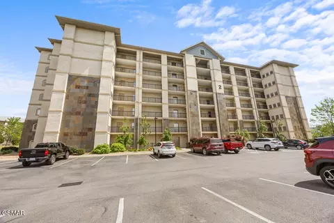 124 Plaza Dr, Pigeon Forge, TN 37863