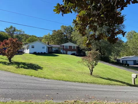 1011 Honeysuckle Dr, Newport, TN 37821