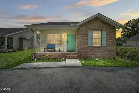1933 Snapp Rd, Sevierville, TN 37862