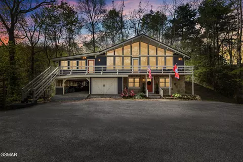 509 Adams Rd, Gatlinburg, TN 37738