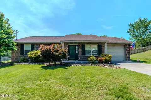 2148 Tuscany Gardens Dr, Powell, TN 37849