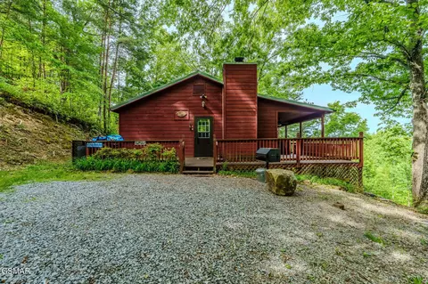 3476 Bear Mountain Ln, Sevierville, TN 37876