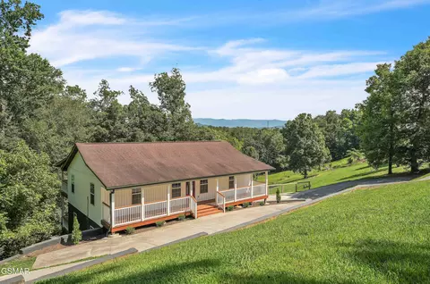 334 Amolee Ln, Sevierville, TN 37876