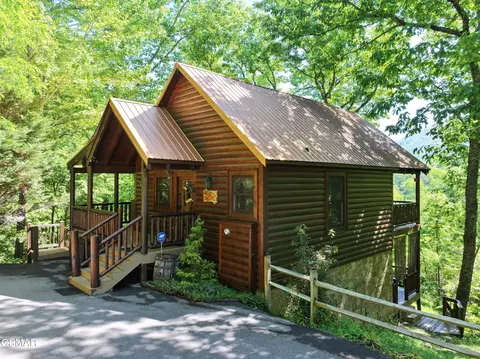 3979 Denton Ct, Sevierville, TN 37862