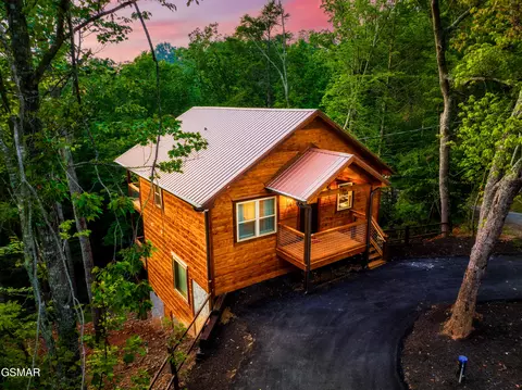 936 E Fir St, Sevierville, TN 37876