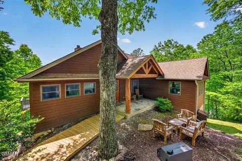 967 Scenic Trl, Gatlinburg, TN 37738