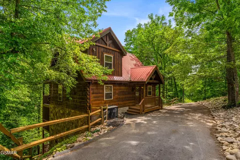 459 Ownby Cir, Gatlinburg, TN 37738