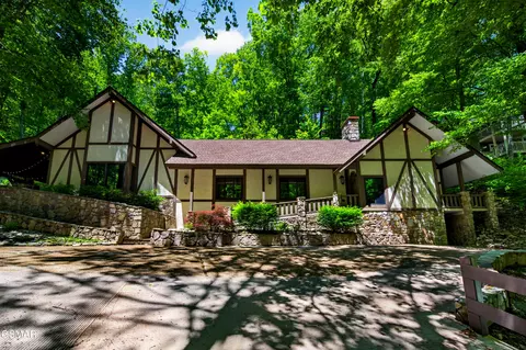 1116 Ski Mountain Rd, Gatlinburg, TN 37738
