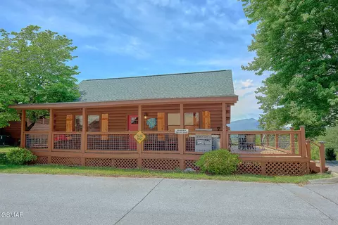260 Moose Ridge Way, Pigeon Forge, TN 37863