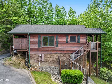 816 Spirit Loop Way, Gatlinburg, TN 37738