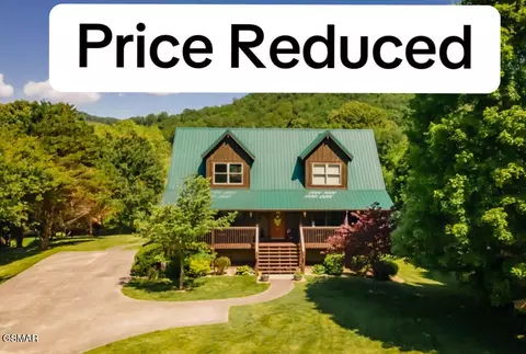 3525 Autumn Woods Ln, Sevierville, TN 37862