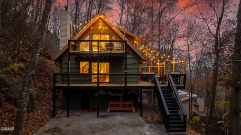 1910 Saint Moritz Dr, Gatlinburg, TN 37738