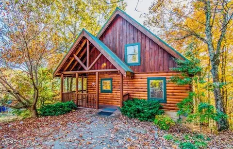 4431 Forest Vista Way, Pigeon Forge, TN 37863